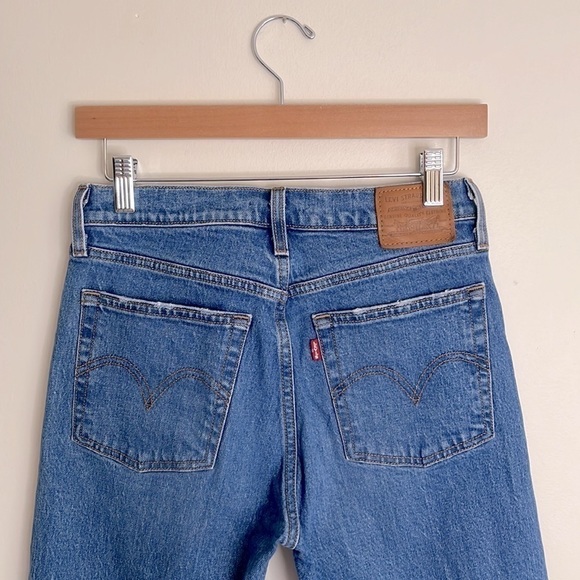 Levi’s Wedgie Button Fly Distressed Denim Jeans - Picture 7 of 13